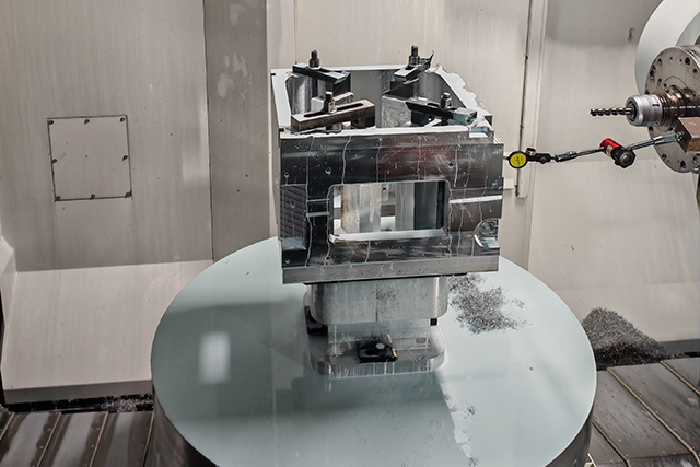 MAZAK 5-AXIS CNC Machining Center in the Application of Semiconductor Equipment Manufacturing